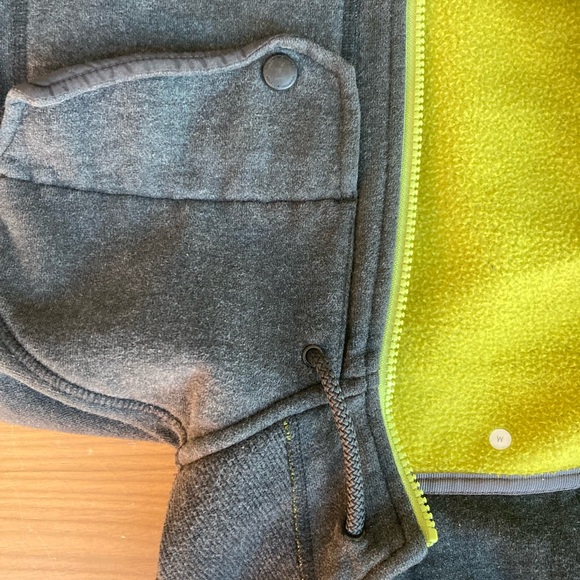 Lulu lemon jacket - Picture 4 of 9